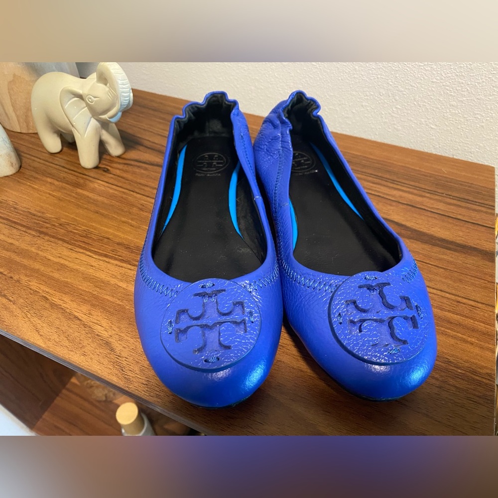 TB ballet flats